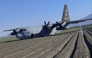 Miraculous Response: The C-130 Landing Gear Collapse and Fire Department's Swift Action